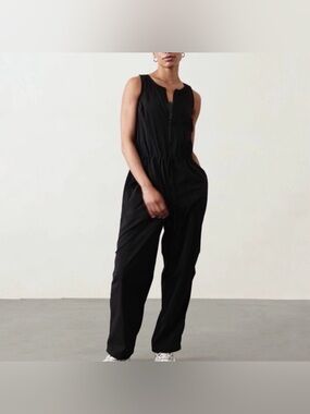 *NEW W/TAGS Athleta Sleeveless Black Flex Jumpsuit - Women's Size XS